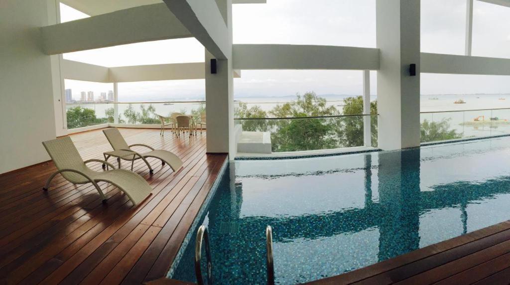 Sunrise Gurney Premium Executive City/Seafront Suite - Penang Джорджтаун Екстер'єр фото